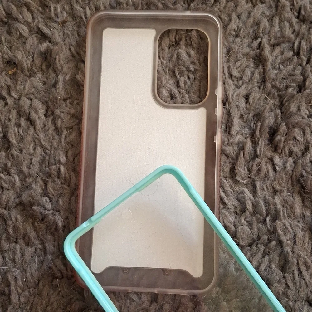 Lot of 2 EUC Samsung A53 cases w/ screen protectors - Picture 6 of 7